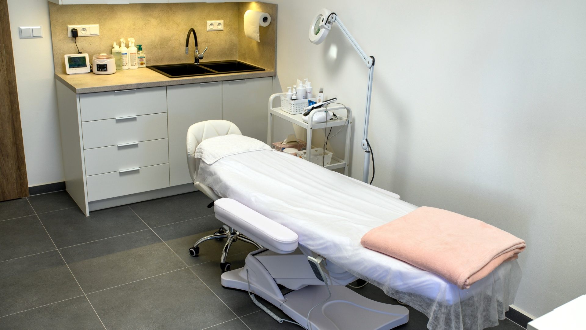 Vyhřívané polohovatelné lehátko